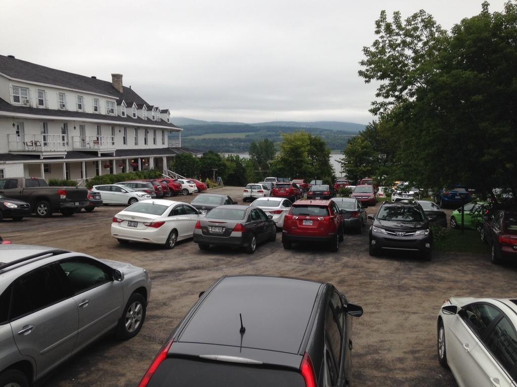 Motel Le Manoir Charlevoix à La Malbaie Extérieur photo